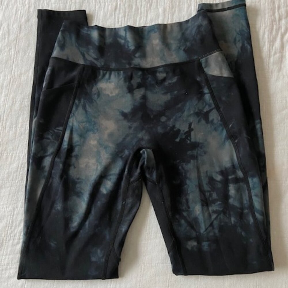 Alphalete black oil stain leggings